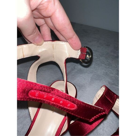 Women’s Red Satin Block Heel Shoes 8.5 - Picture 8 of 9
